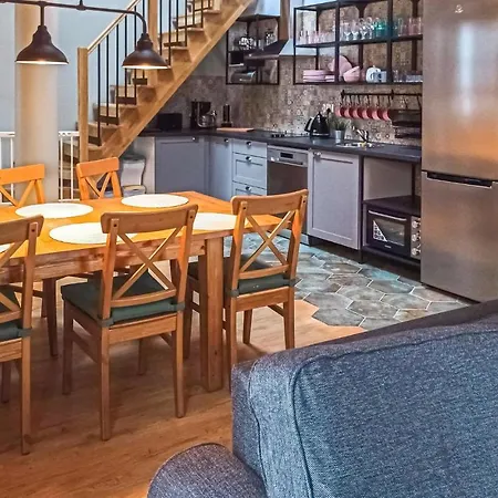 2 Bedroom Stunning Apartment In Gizycko * Pierkunowo