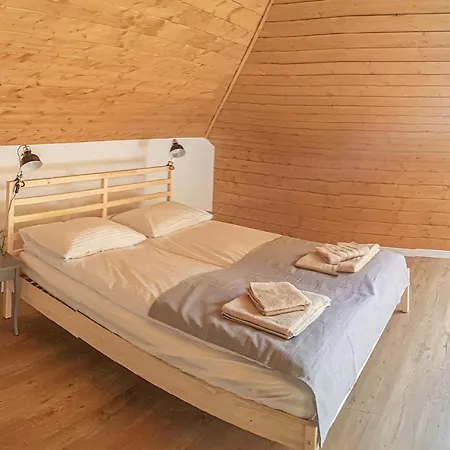 2 Bedroom Stunning Apartment In Gizycko Pierkunowo